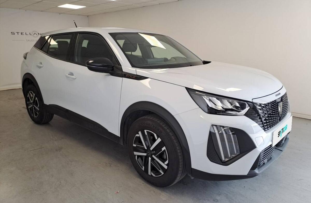 PEUGEOT 2008 1.2 PureTech Style