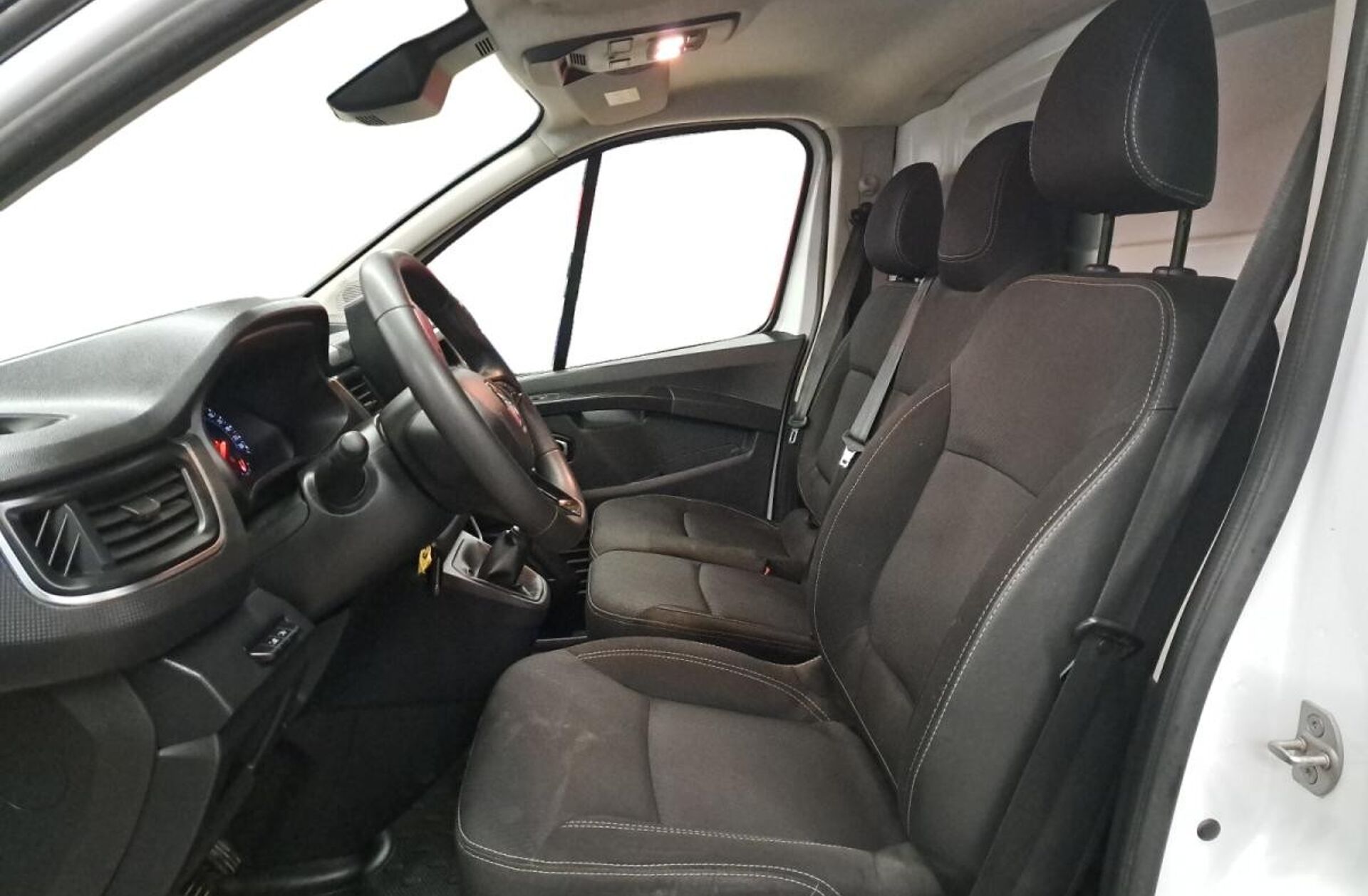 RENAULT Trafic 2.0 Blue dCi L1H1