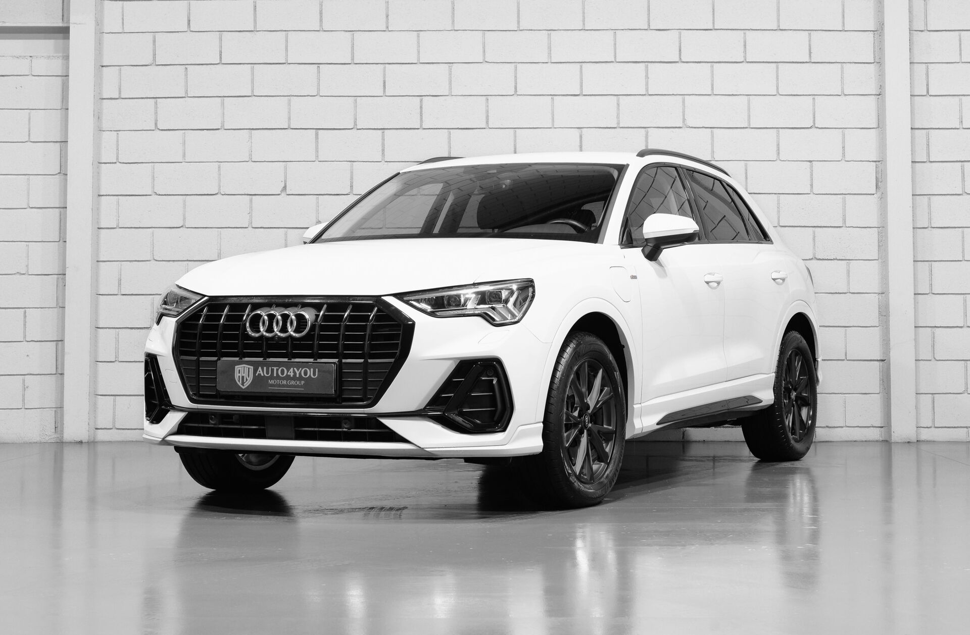 AUDI Q3 45 TFSIe S line S tronic