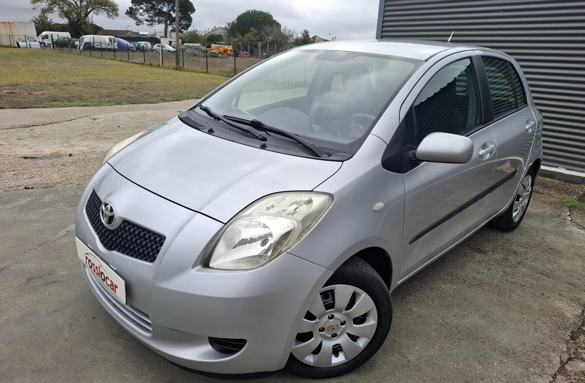 TOYOTA Yaris 1.0 VVT-i Motion VSC