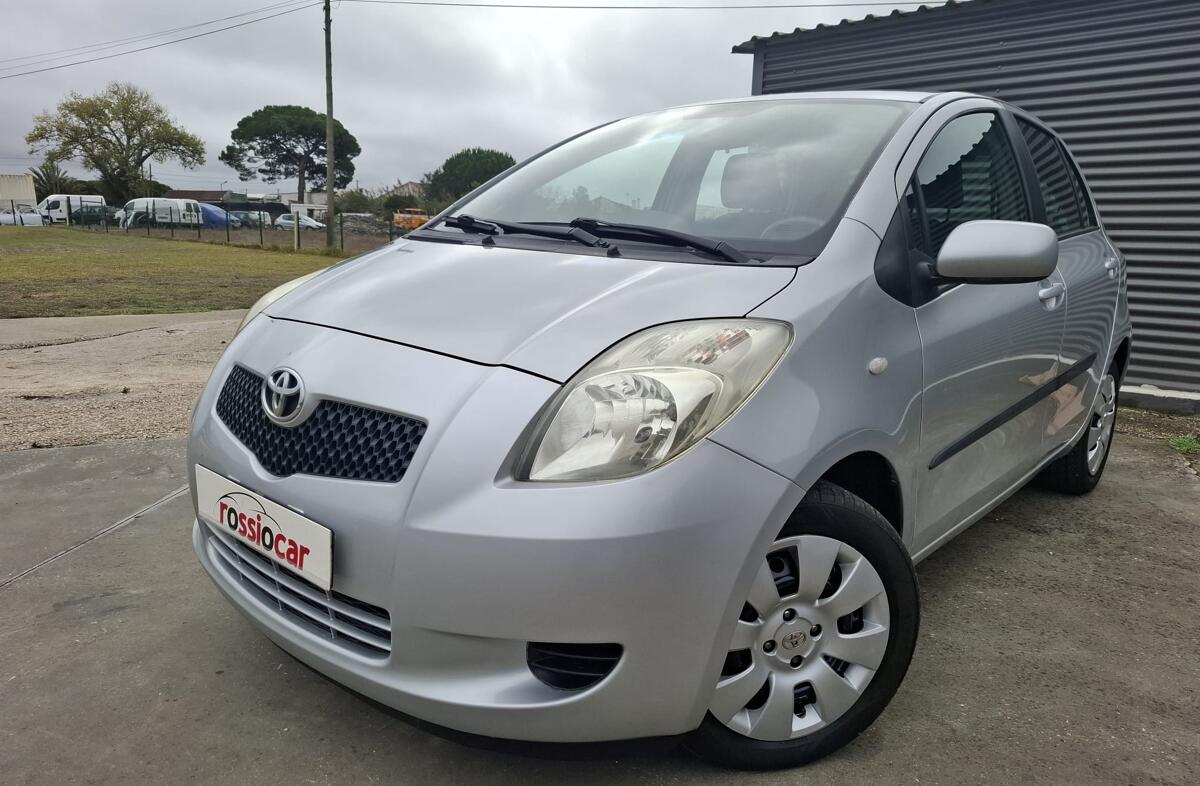 TOYOTA Yaris 1.0 VVT-i Motion VSC