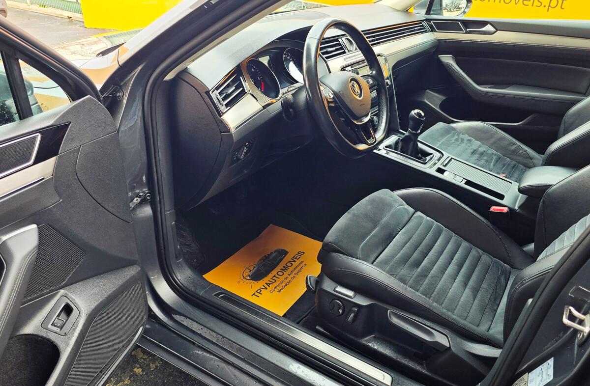 VOLKSWAGEN Passat 2.0 TDi Highline