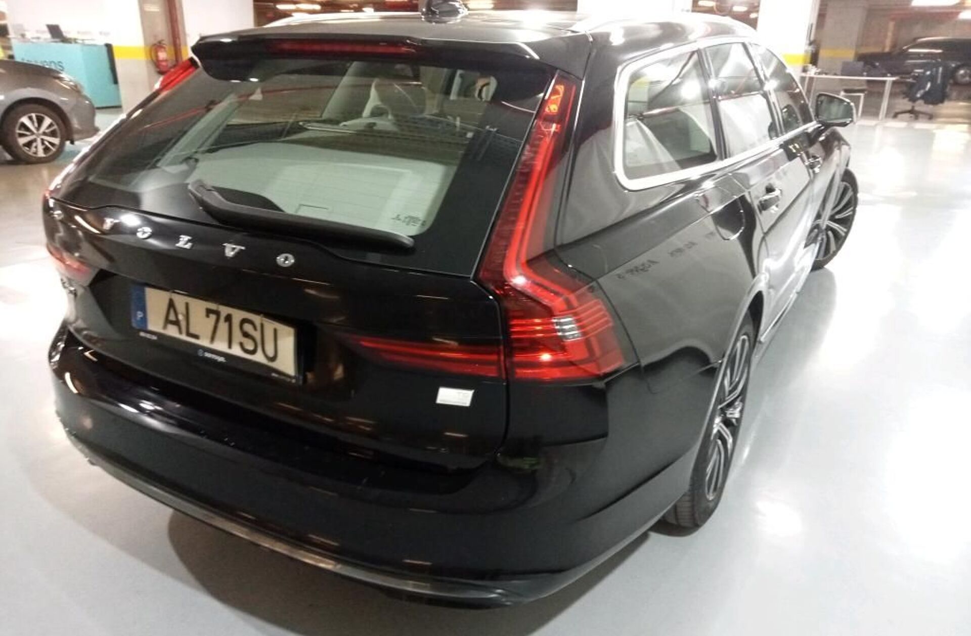 VOLVO V90 2.0 T8 PHEV Inscription Expression AWD