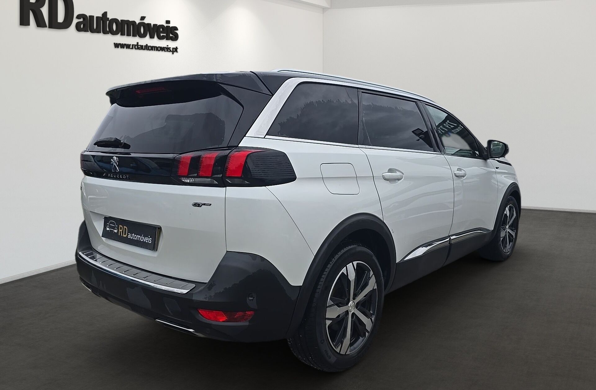 PEUGEOT 5008 2.0 BlueHDi GT EAT6