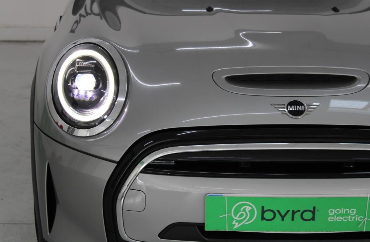 MINI Mini Cooper SE Essential