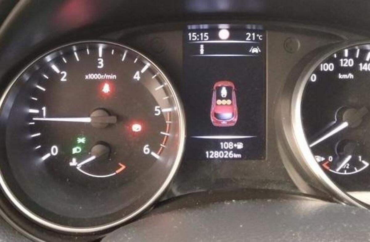 NISSAN Qashqai 1.5 dCi N-Connecta