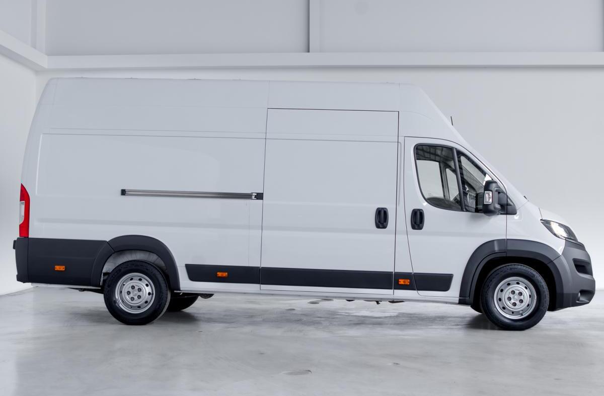 PEUGEOT Boxer 2.2 BlueHDi 435 L4H3 Premium