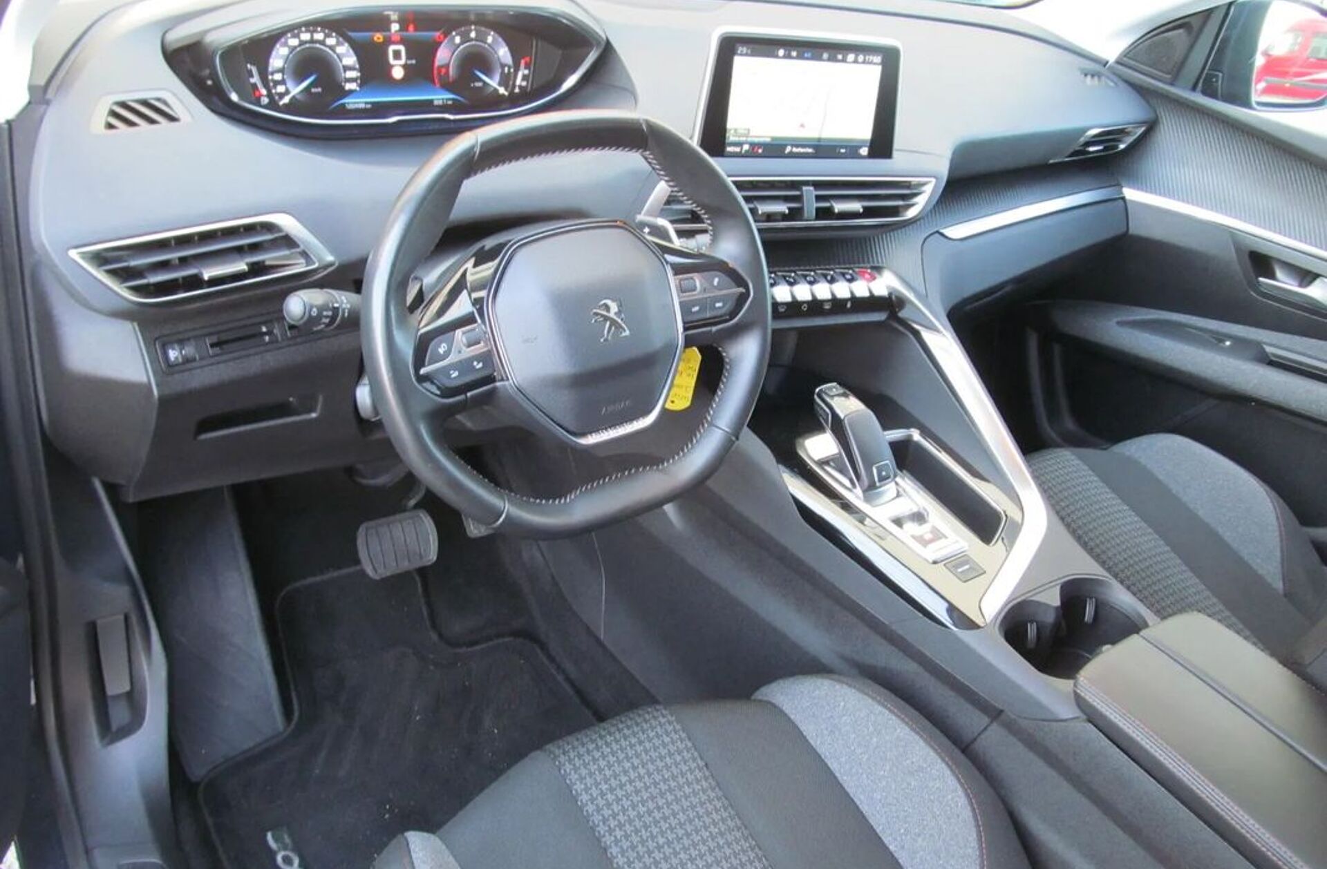 PEUGEOT 3008 1.2 PureTech Allure Pack EAT8