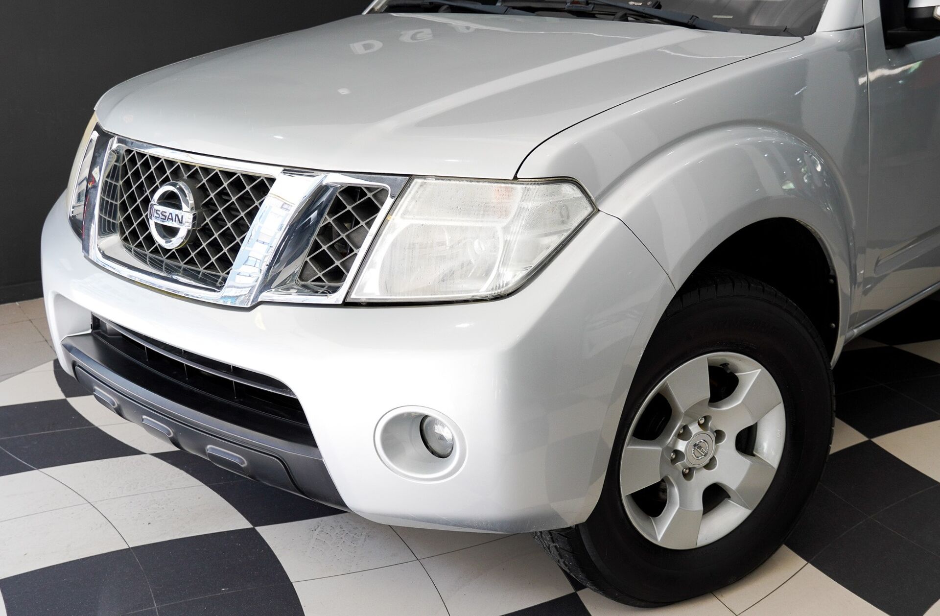 NISSAN Navara 2.5 dCi CD LE Hi-Tech 4WD