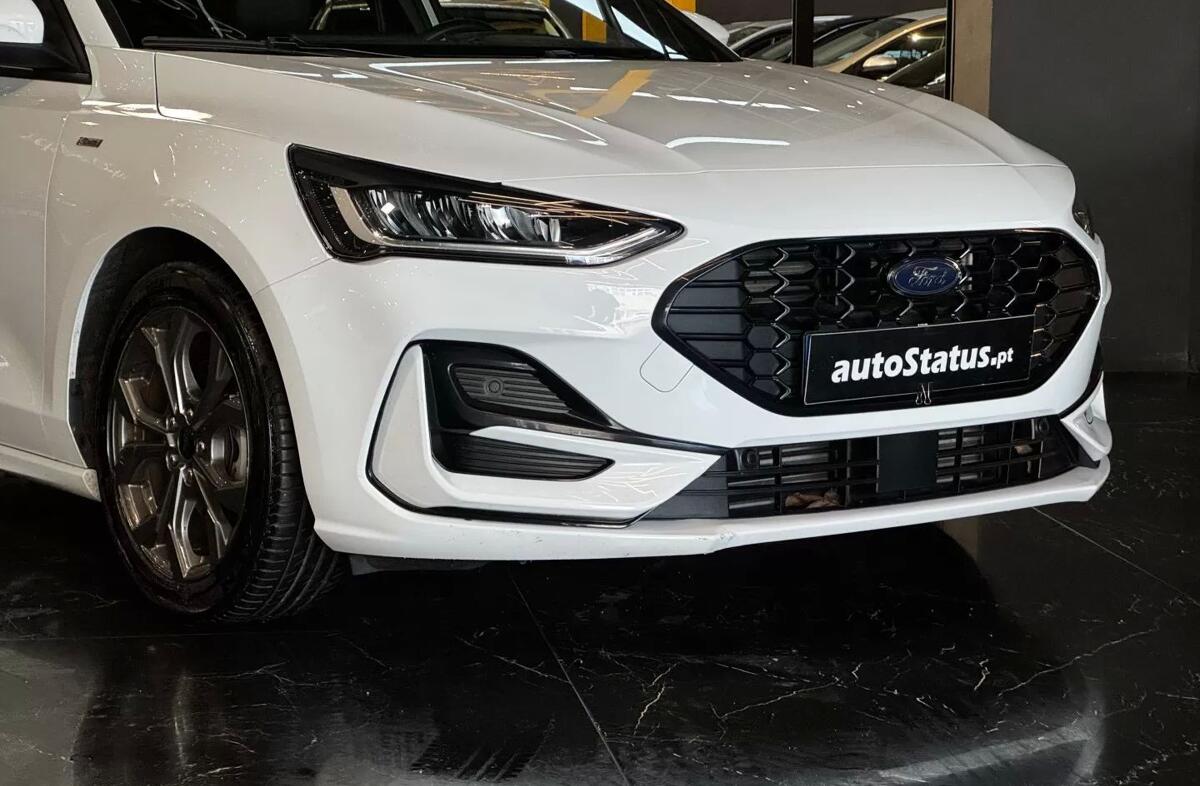 FORD Focus 1.0 EcoBoost MHEV ST-Line X Aut.