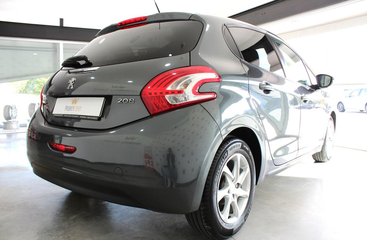 PEUGEOT 208 1.4 HDi Active