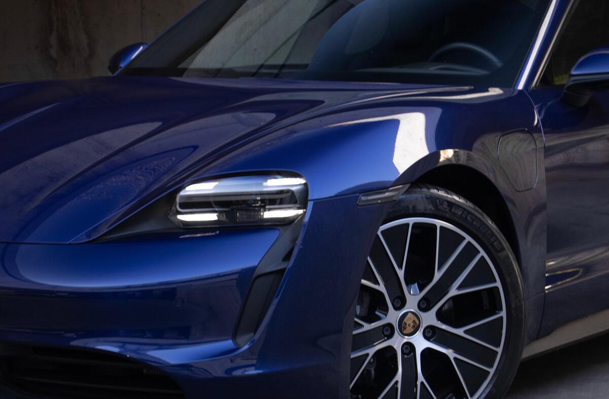 PORSCHE Taycan Taycan