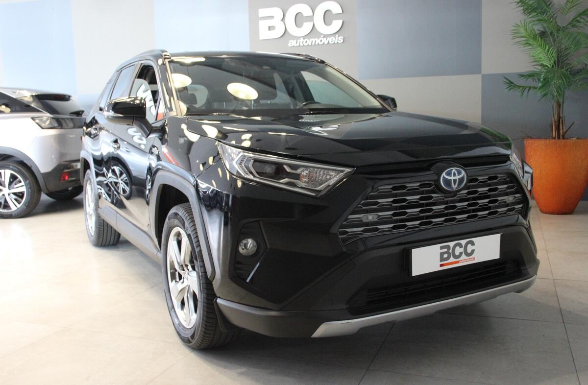 TOYOTA RAV 4 2.5 HDF Exclusive