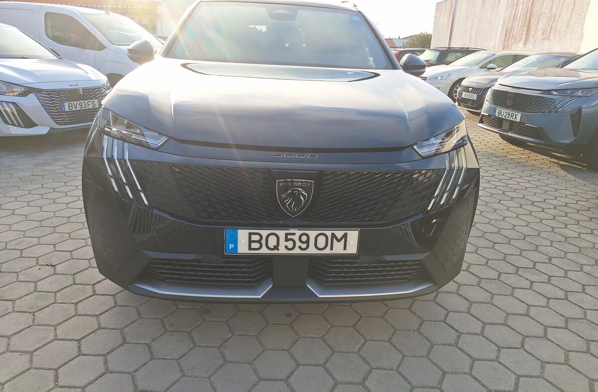 PEUGEOT 5008 1.2 Hybrid Allure e-DCS6