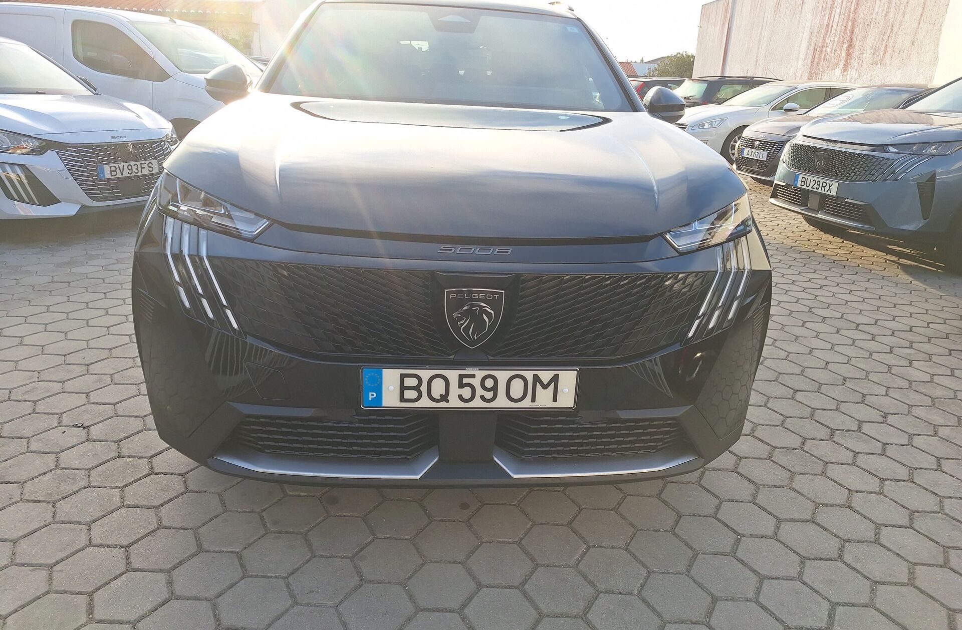PEUGEOT 5008 1.2 Hybrid Allure e-DCS6