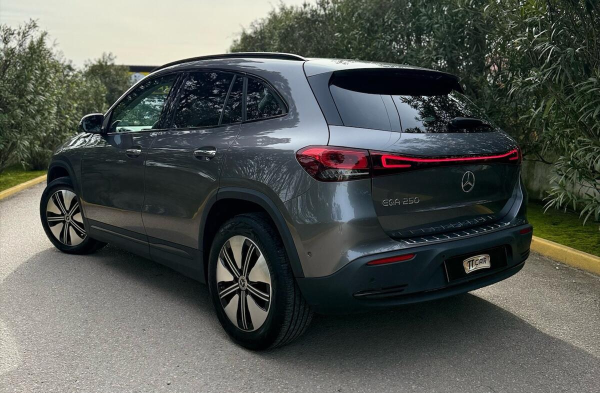 MERCEDES EQA 250 Progressive