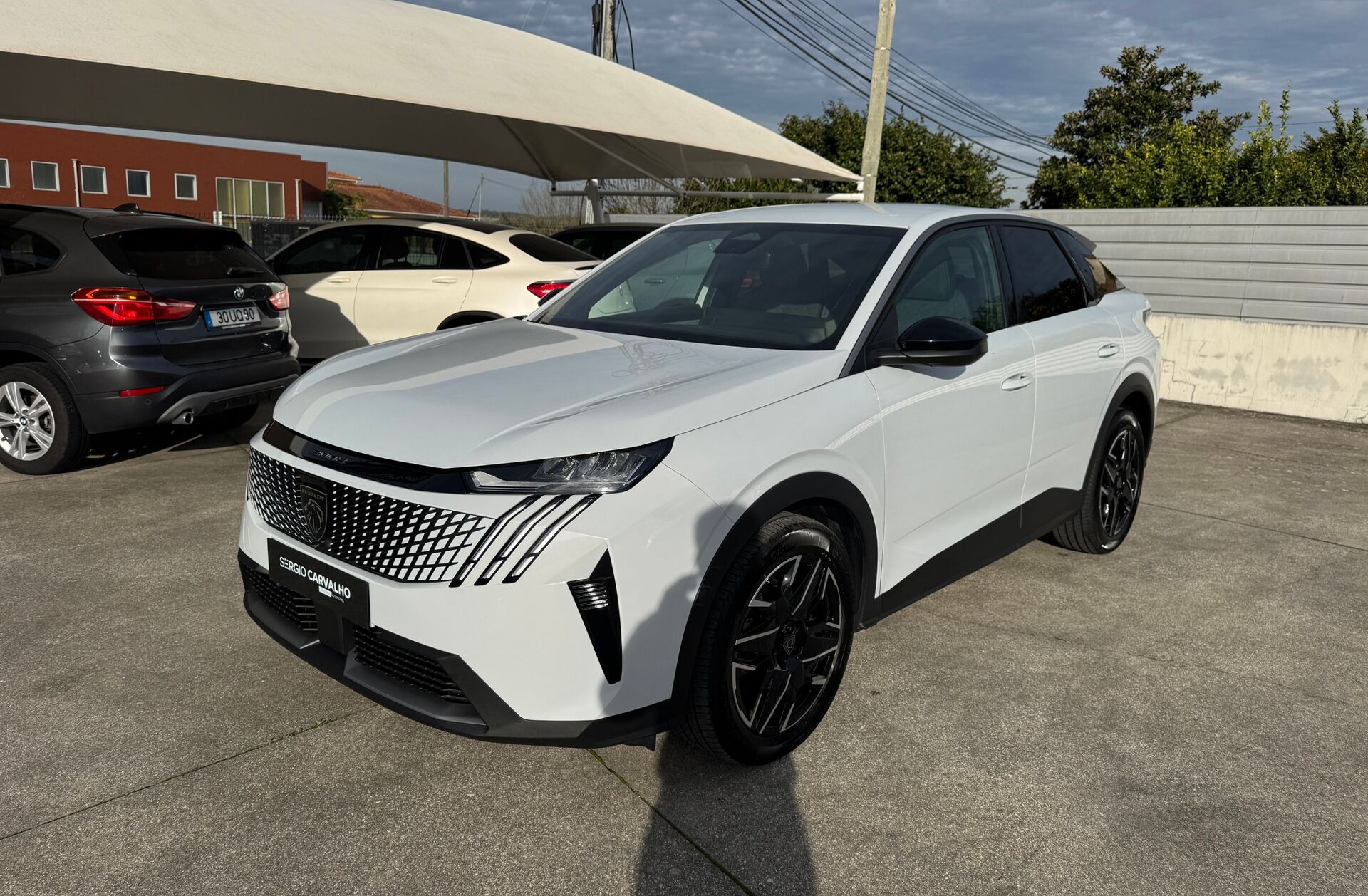 PEUGEOT 3008 1.2 Hybrid Allure e-DCS6