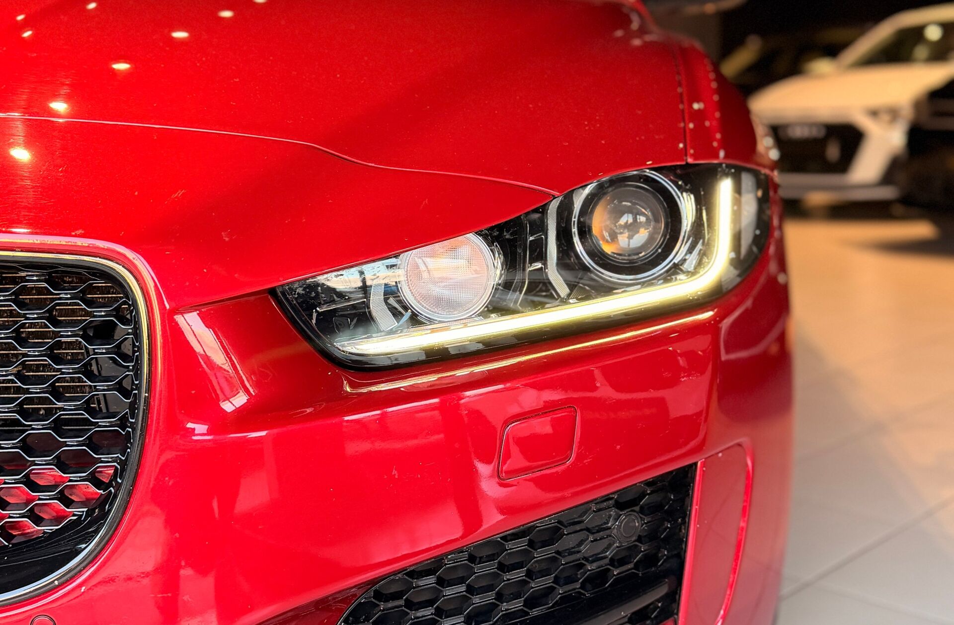 JAGUAR XE 2.0 D R-Sport Aut.