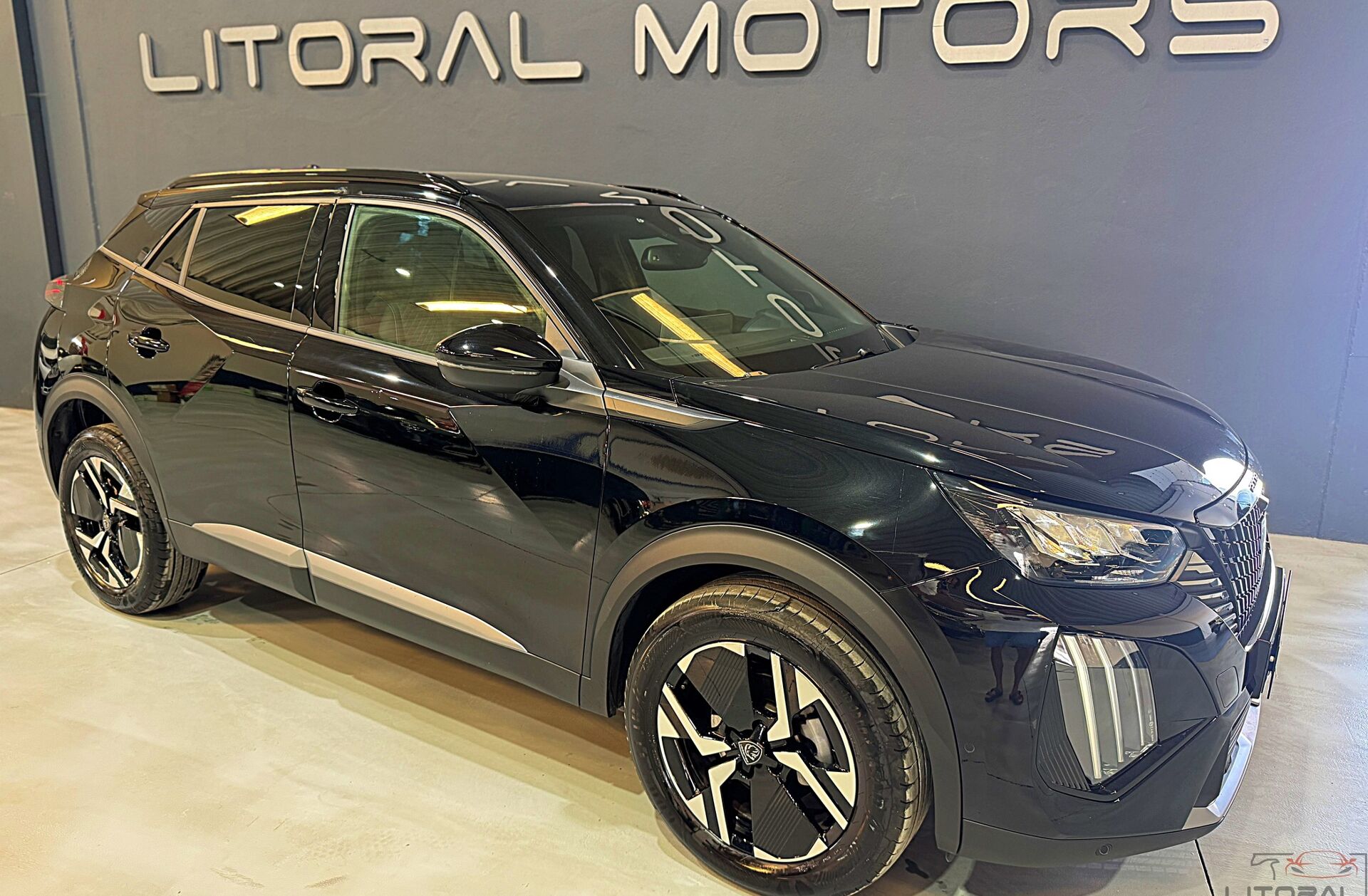 PEUGEOT 2008 1.2 PureTech Allure