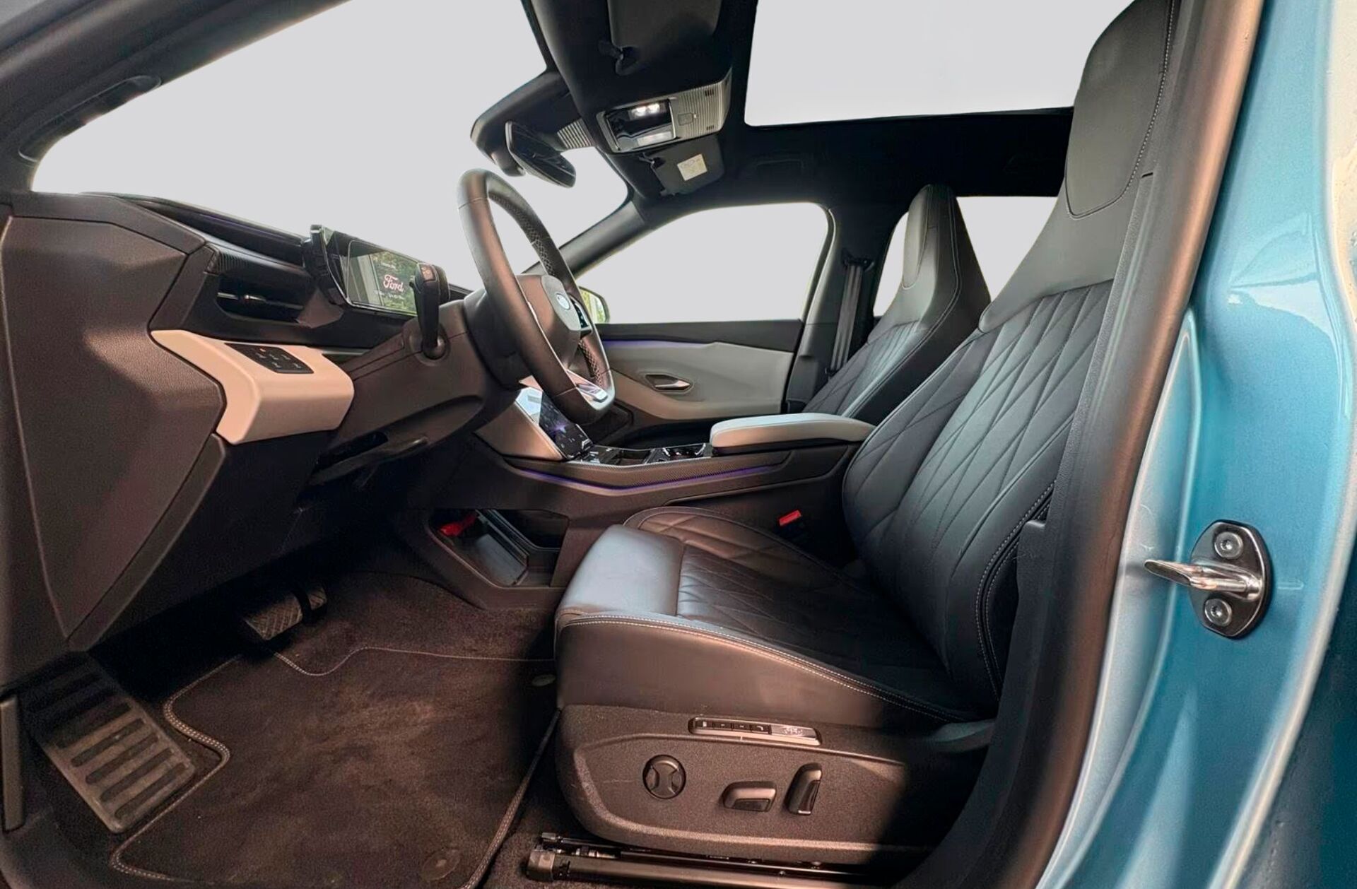 FORD Explorer 52 kWh Premium