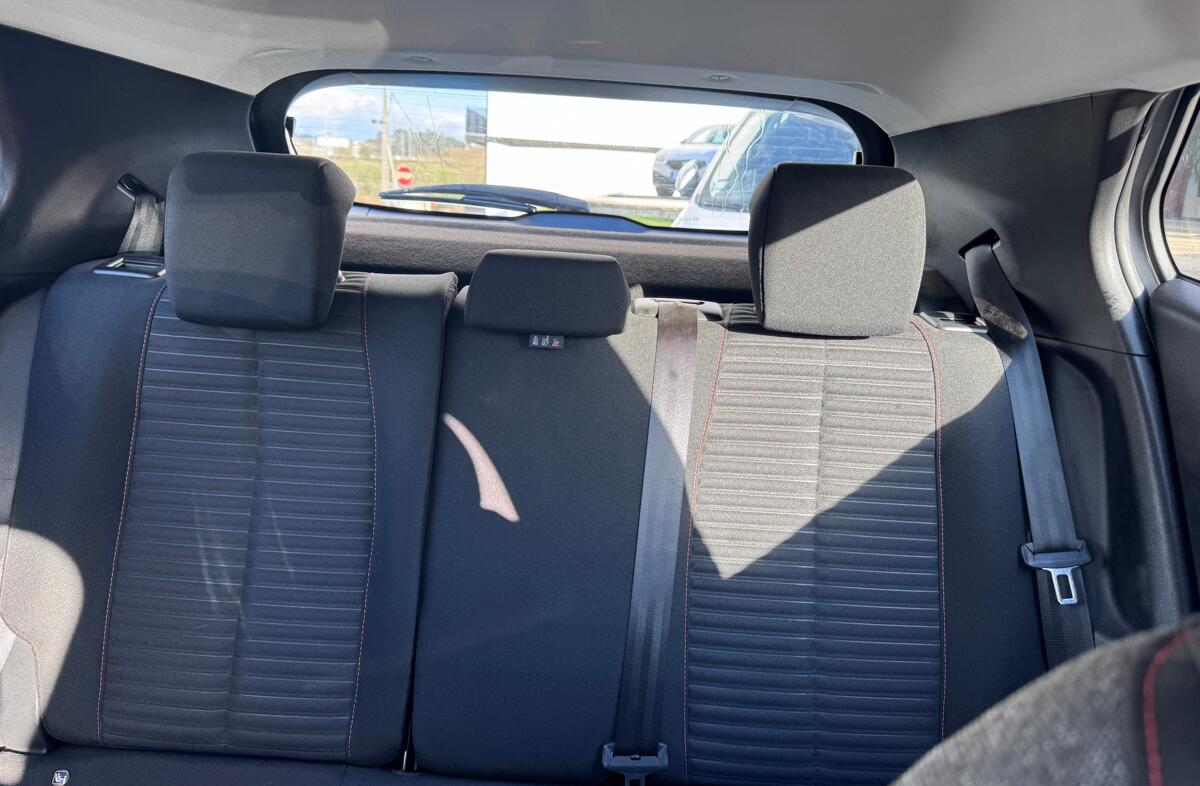 PEUGEOT 2008 1.2 PureTech Active EAT8