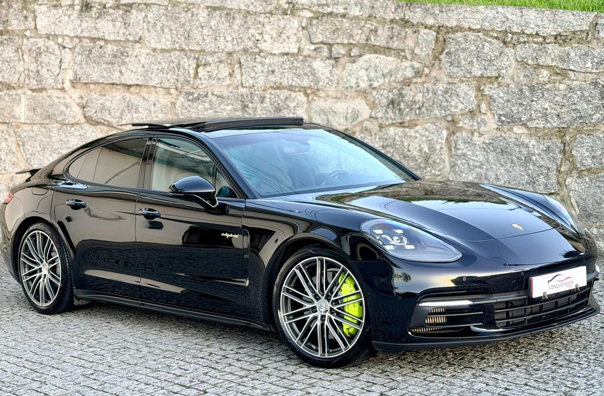 PORSCHE Panamera 4 E-Hybrid