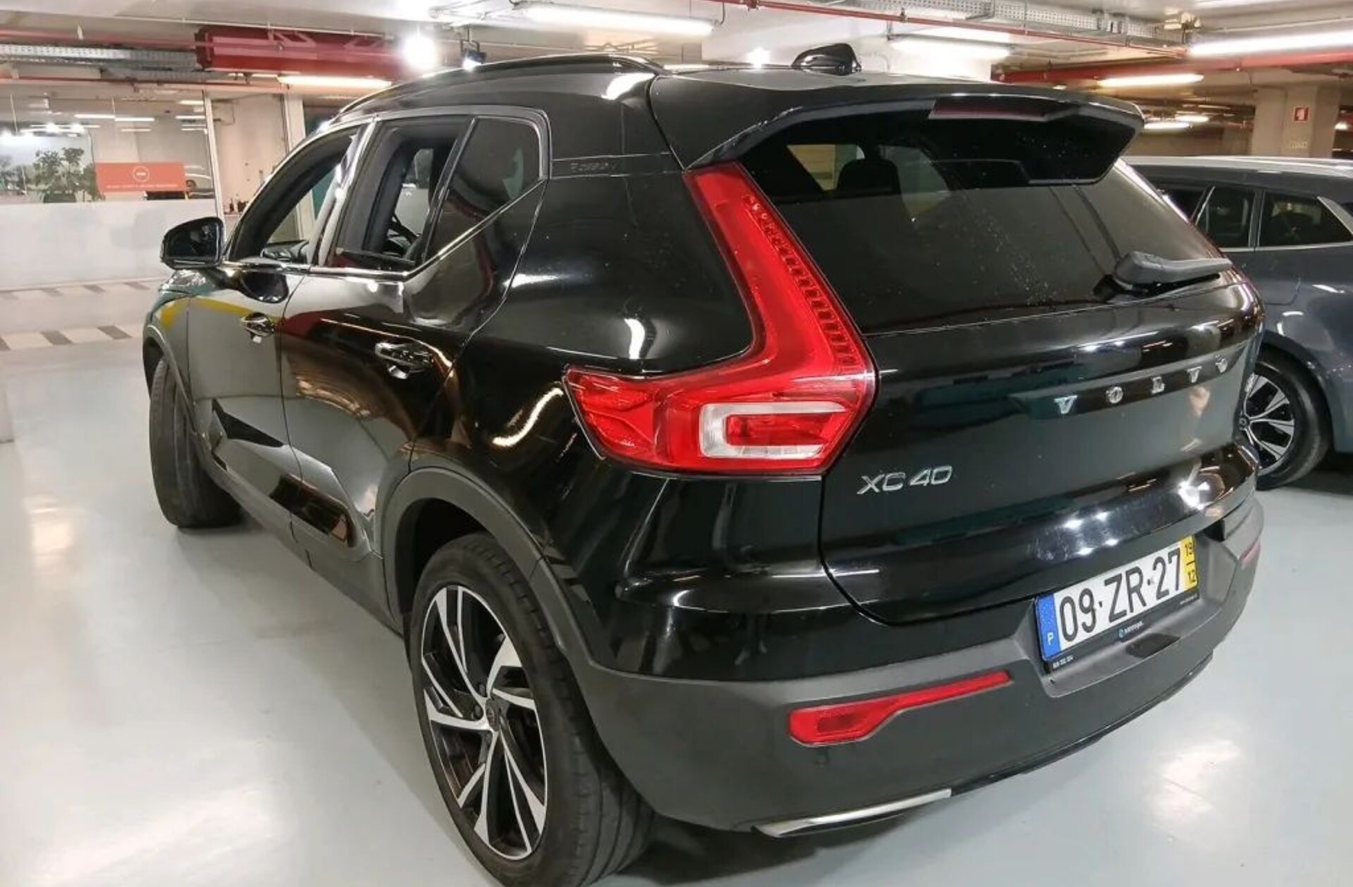 VOLVO XC40 2.0 T4 R-Design