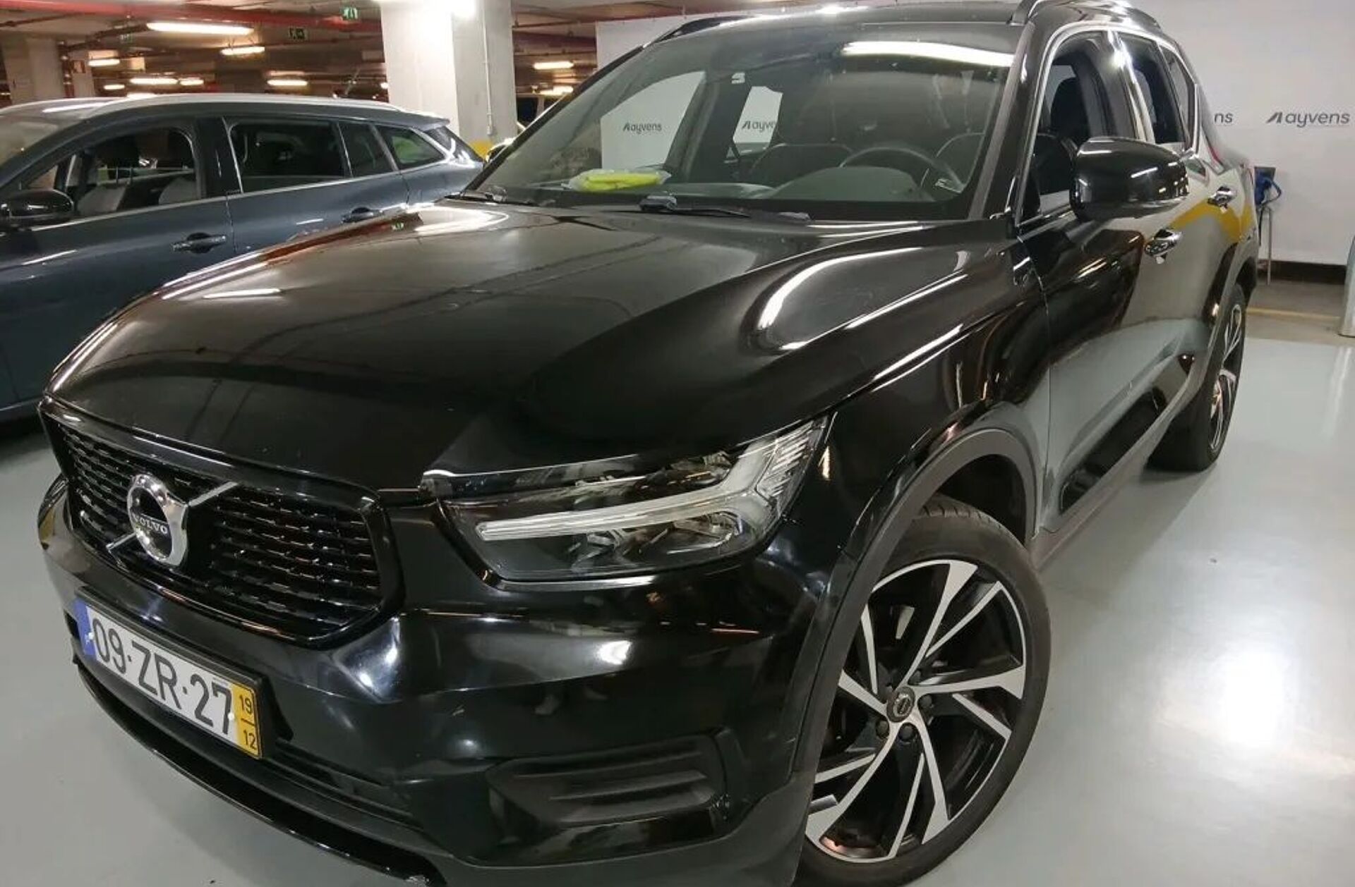 VOLVO XC40 2.0 T4 R-Design
