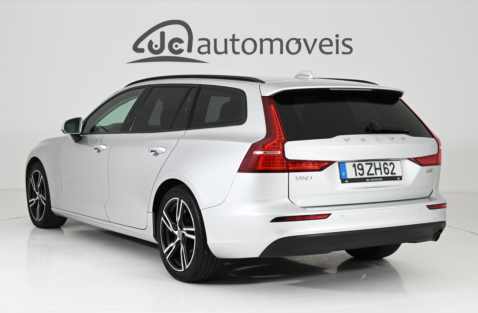 VOLVO V60 2.0 D3 Momentum Geartronic