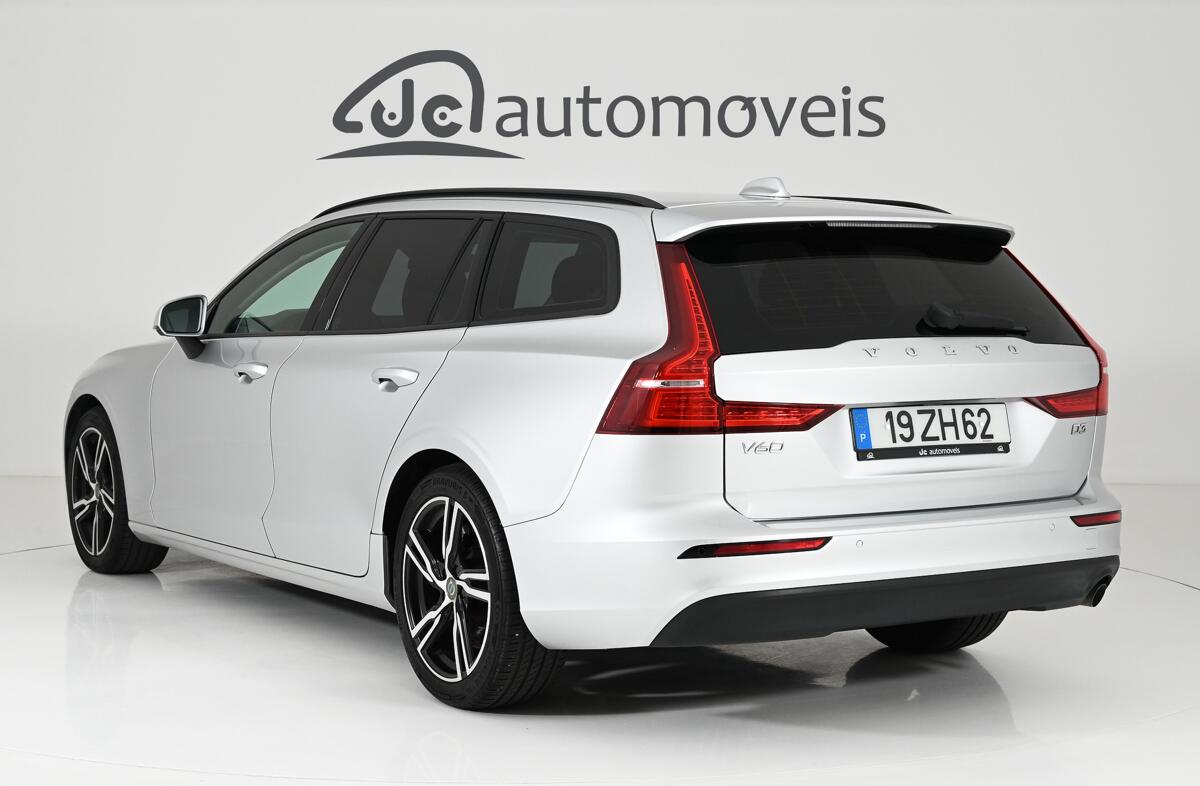 VOLVO V60 2.0 D3 Momentum Geartronic