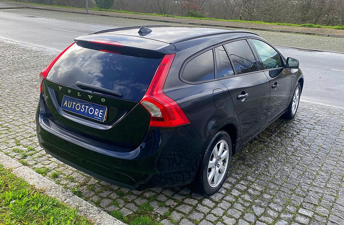 VOLVO V60 1.6 D2 Drive Momentum Start/Stop