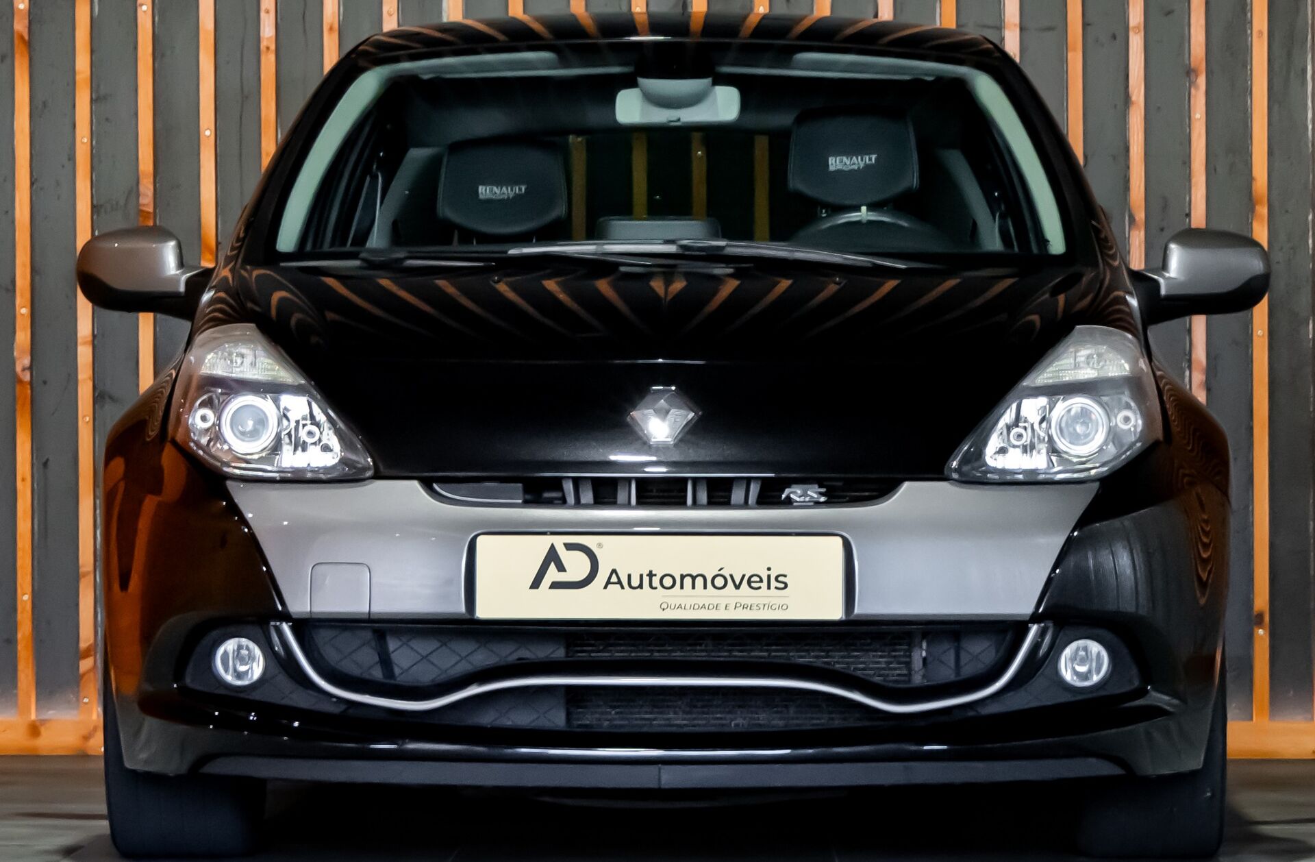 RENAULT Clio 2.0 16V RS