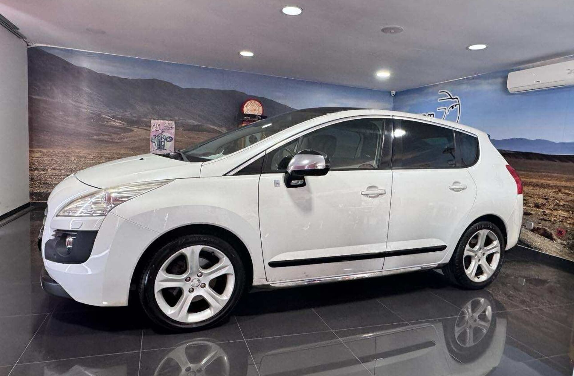 PEUGEOT 3008 2.0 HDi Hybrid4