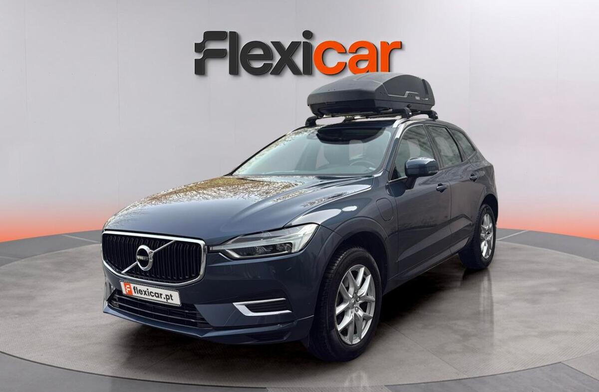 VOLVO XC60 2.0 T8 PHEV Momentum AWD