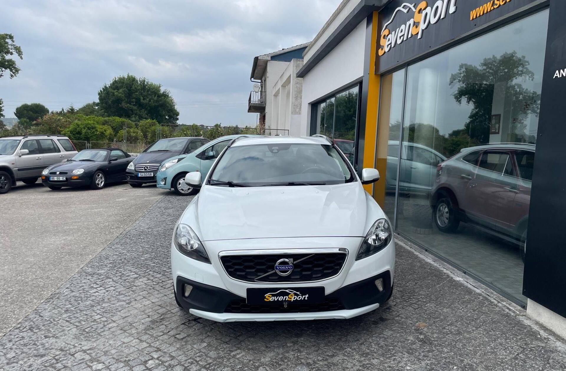 VOLVO V40 2.0 D2 Momentum Geartronic