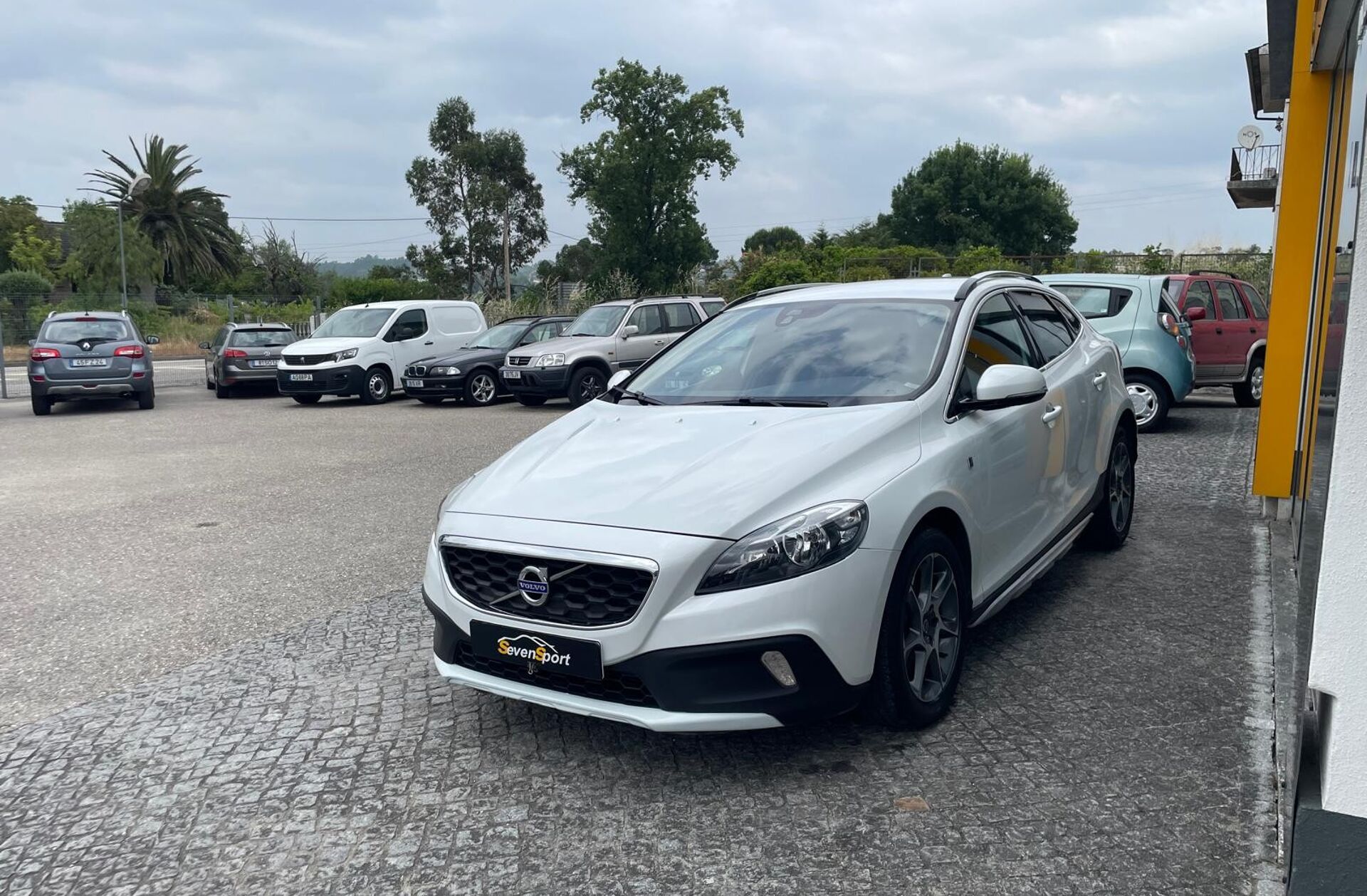 VOLVO V40 2.0 D2 Momentum Geartronic