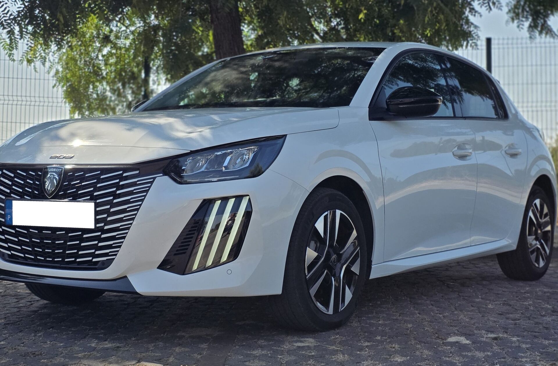 PEUGEOT 208 1.2 Hybrid Active e-DCS6