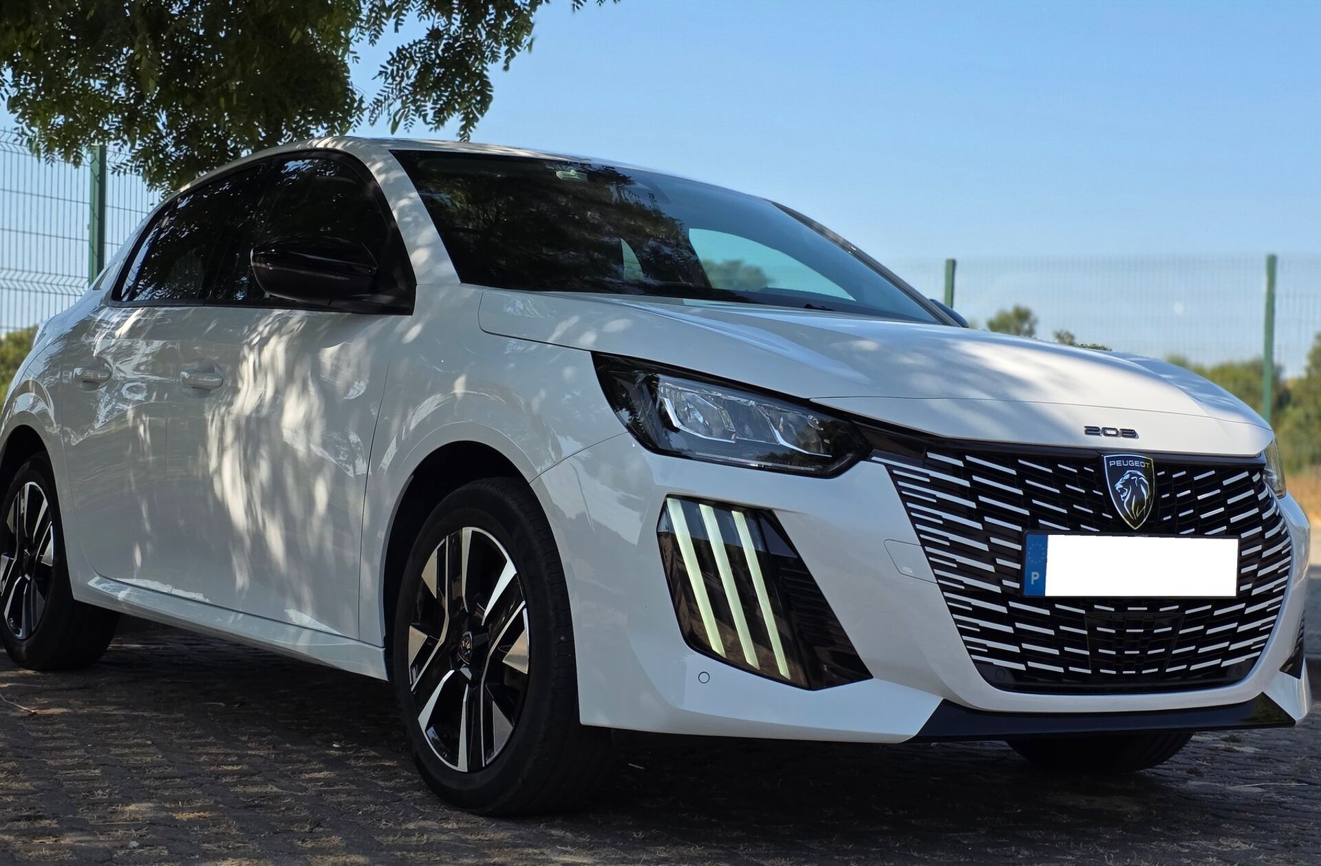 PEUGEOT 208 1.2 Hybrid Active e-DCS6