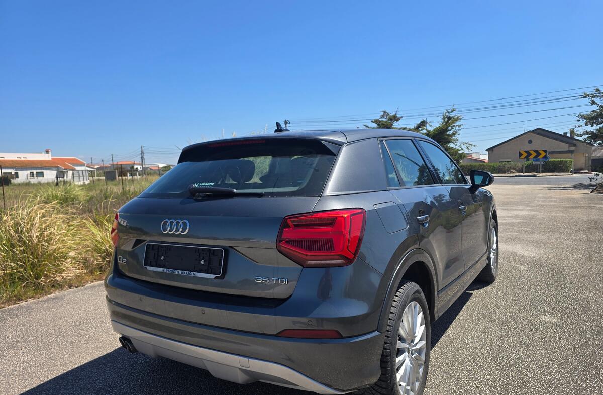 AUDI Q2 30 TDI Design S tronic