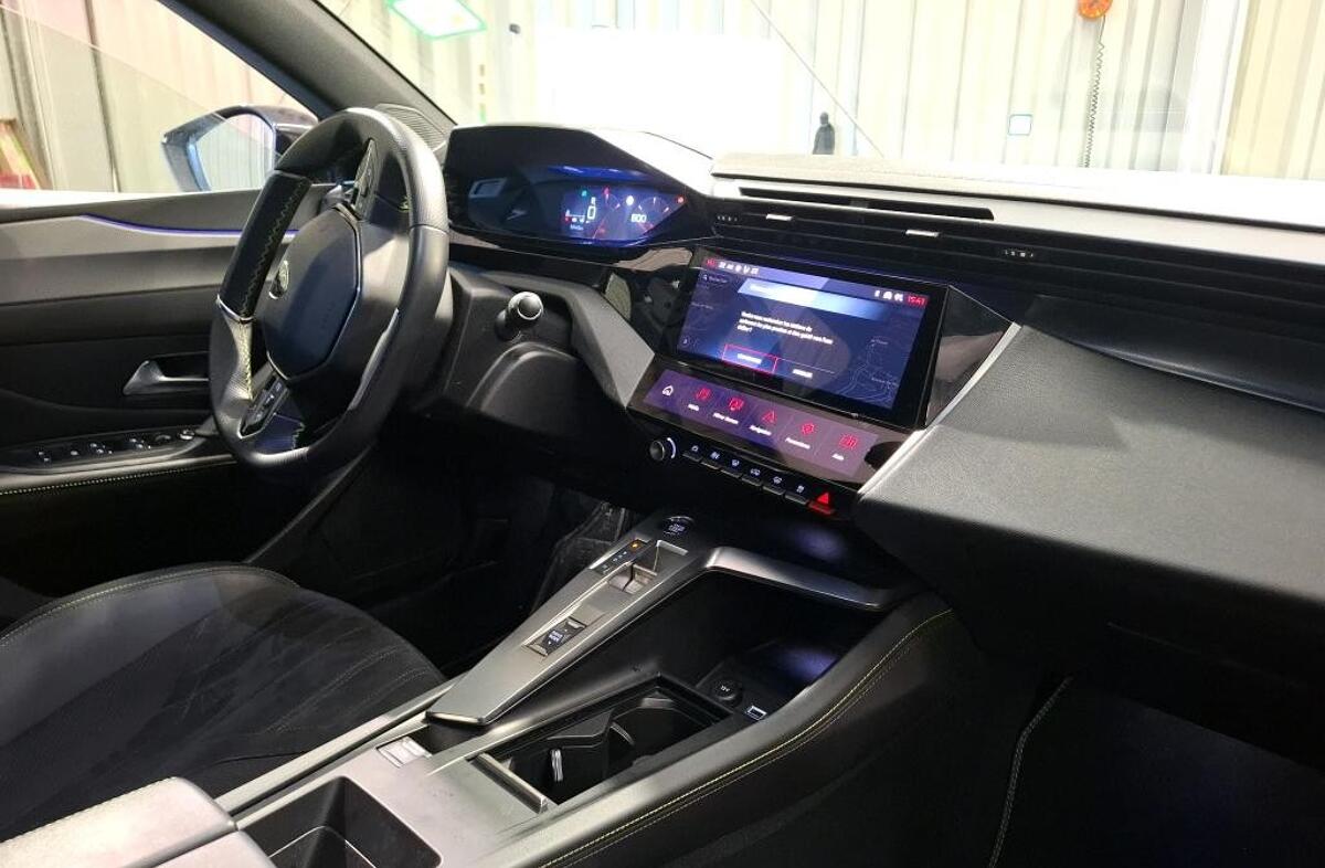 PEUGEOT 408 1.2 PureTech GT EAT8