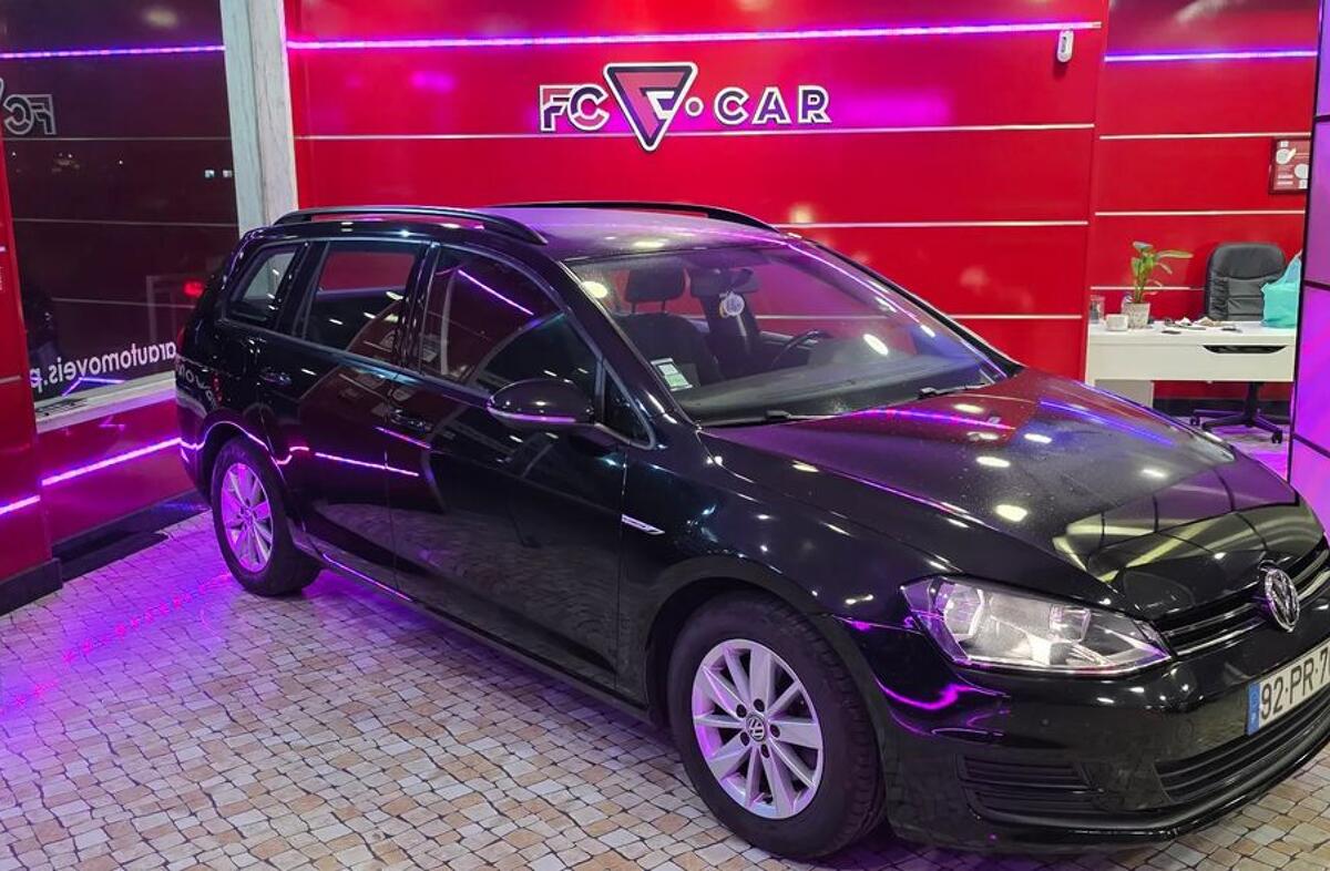 VOLKSWAGEN Golf 1.6 TDi BlueMotion Confortline