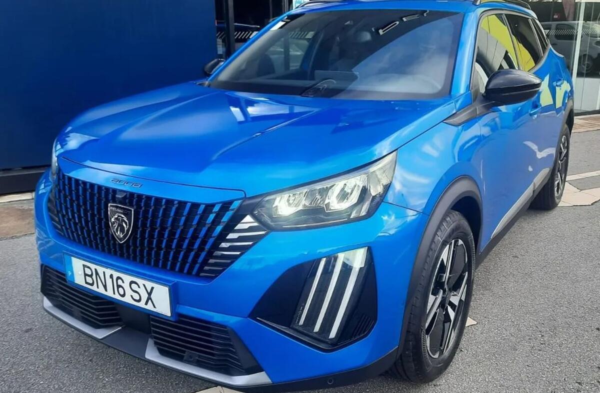 PEUGEOT 2008 1.2 PureTech Allure