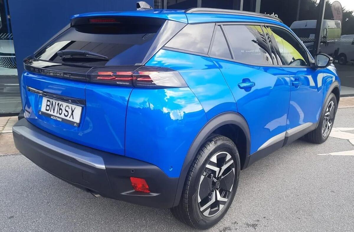 PEUGEOT 2008 1.2 PureTech Allure