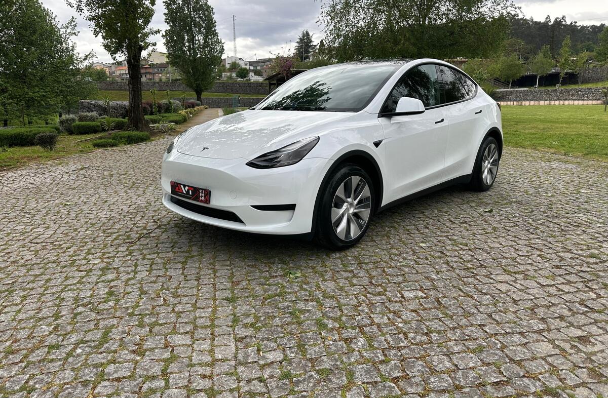 TESLA Model Y Tração Traseira