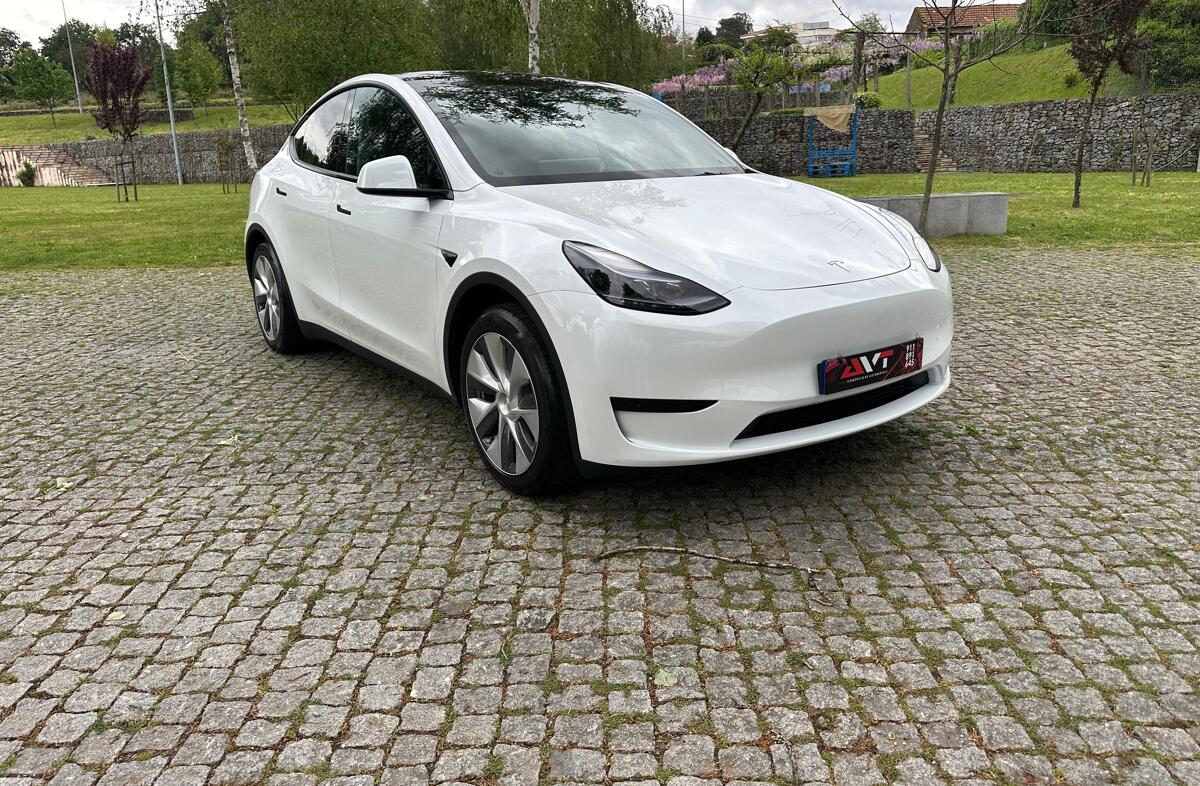 TESLA Model Y Tração Traseira