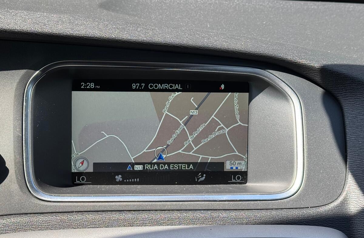 VOLVO V40 1.6 D2 Momentum