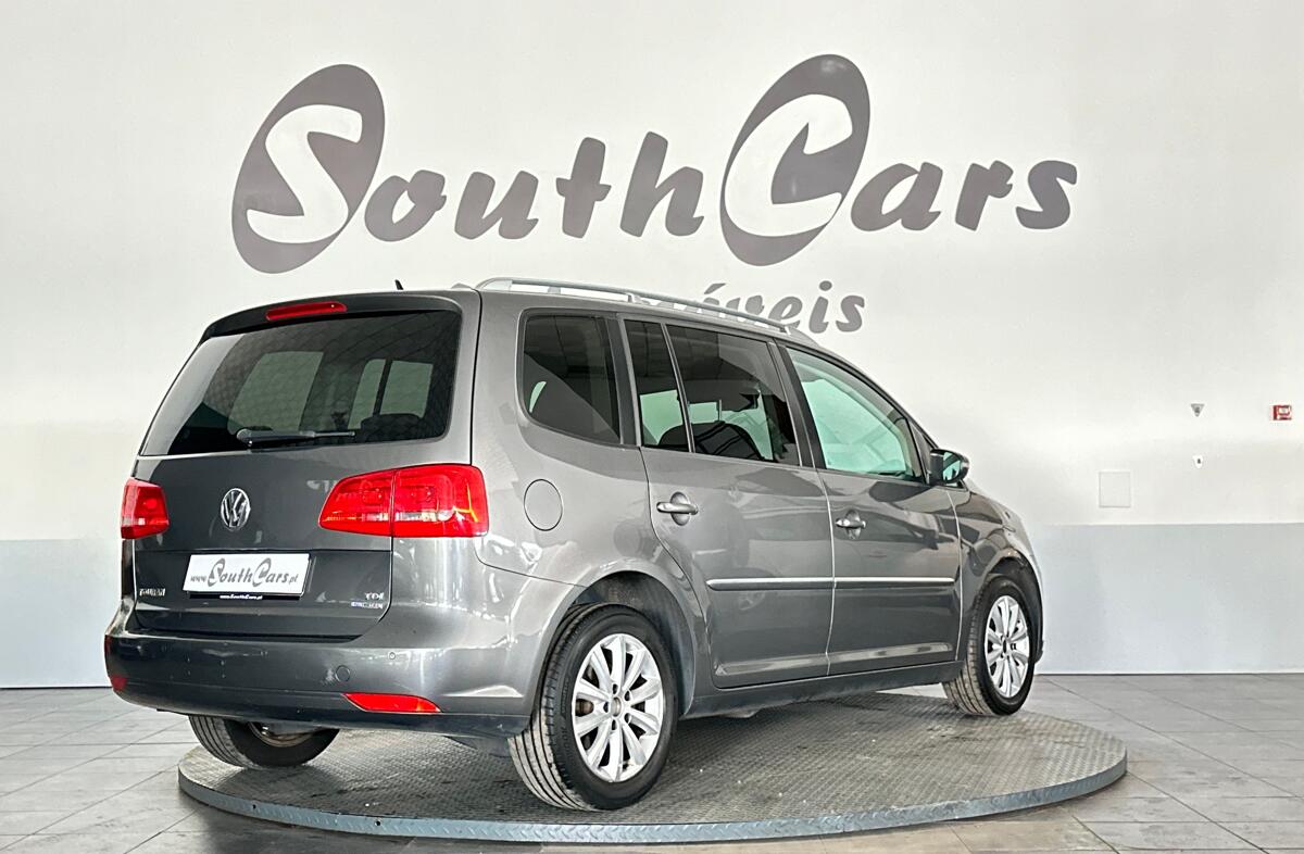 VOLKSWAGEN Touran 1.6 TDi Blue.Confortline 7L