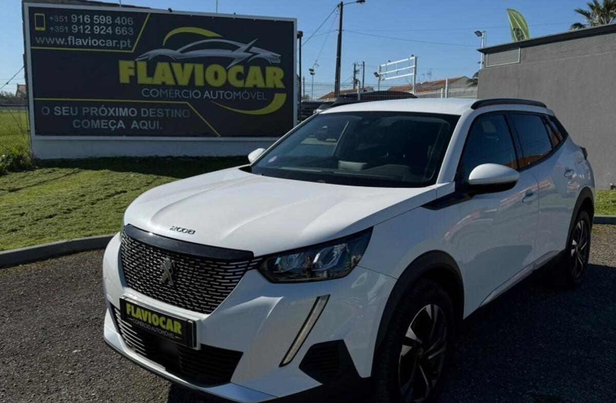 PEUGEOT 2008 1.2 PureTech Allure Pack EAT8