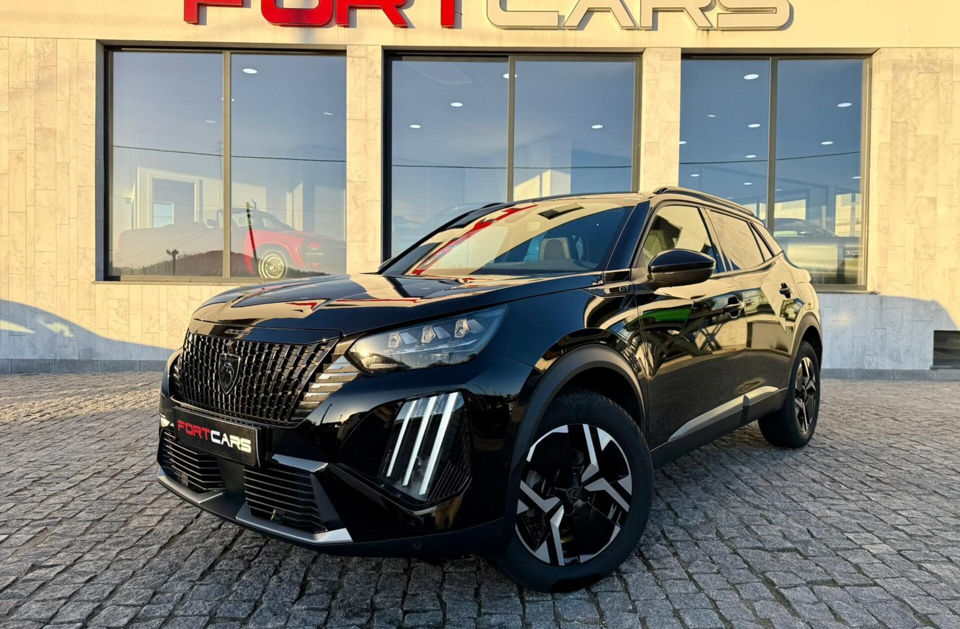 PEUGEOT 2008 1.2 PureTech GT EAT8