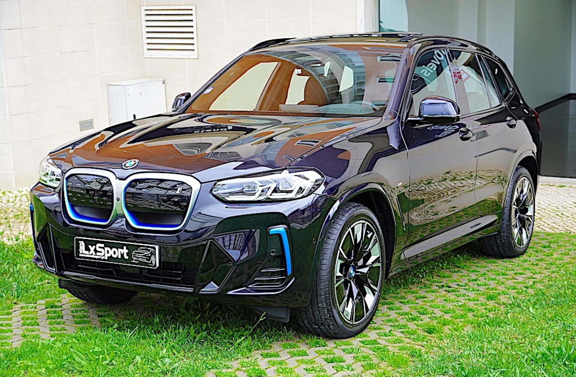 BMW iX3 M Sport Inspiring